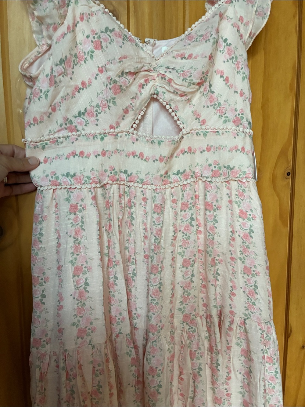 Cottage core feminine ditsy floral midi dress - Picture 4 of 14